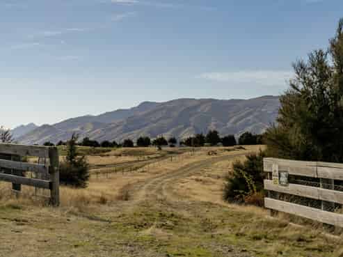 242 Pukerangi Drive, Wanaka