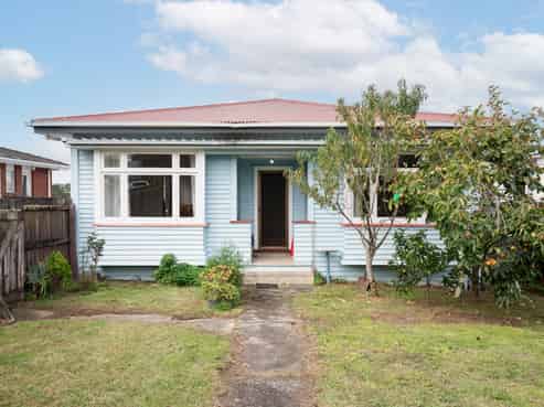 1/1582 Great North Road, Waterview