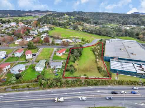 5,132sqm Industrial land - SH1 exposure - $210/sqm