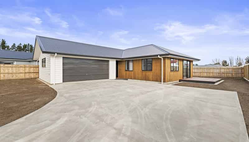 4 Rayner Lane, Marton