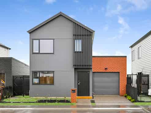 32 Gaylard Avenue, Greenhill Park