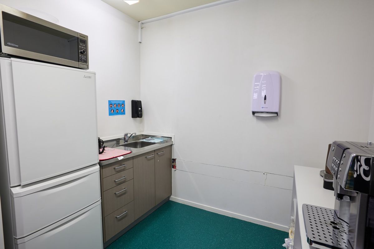 Quality office and warehouse in Grenada – pohled 4