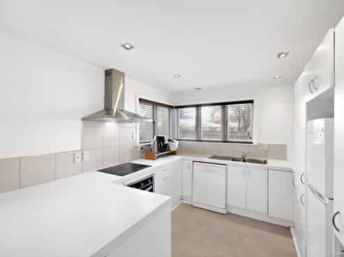 21 McLennan Road, Mount Wellington