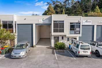 SUPERB TRADESMAN UNIT
