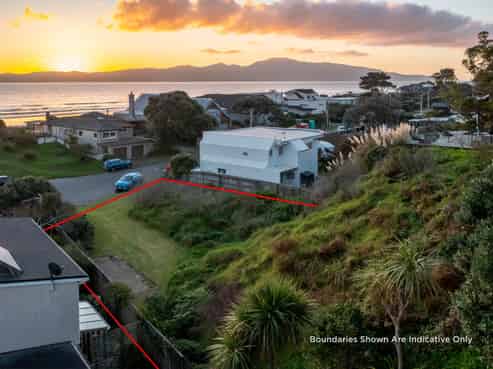 19 Groves Road, Raumati Beach
