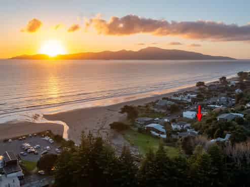 19 Groves Road, Raumati Beach