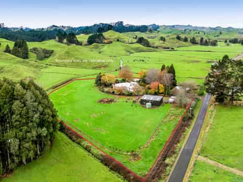 1098 Makuri Road, Douglas