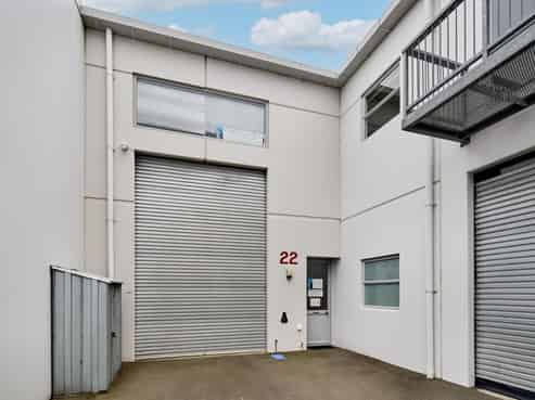 High Quality Unit - Live and Work Potential!