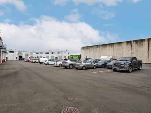 High Quality Unit - Live and Work Potential!
