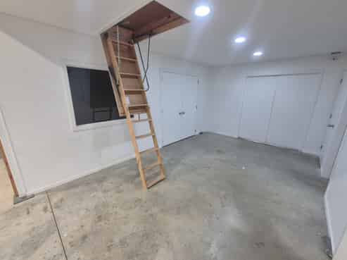 High Quality Unit - Live and Work Potential!