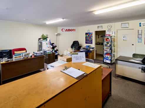 Commercial workshop - front and centre