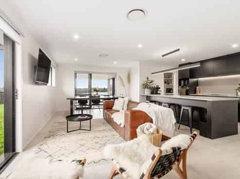 8 Omahuru Road, Glenbrook
