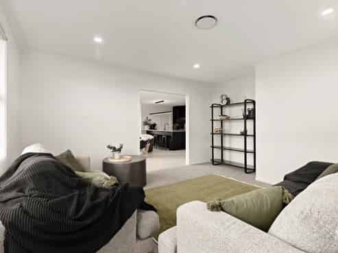 8 Omahuru Road, Glenbrook