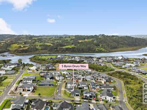 5 Byron Drury Way, Riverhead
