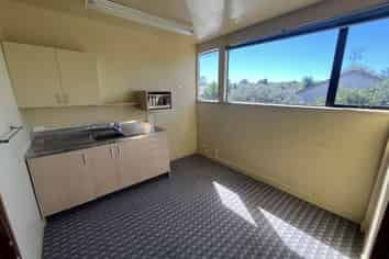 AFFORDABLE HIGHLAND PARK OFFICE
