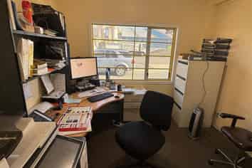 Versatile Gracefield Workshop with Yard
