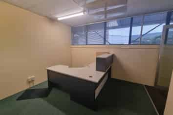 Versatile Warehouse & Office in Busy Complex