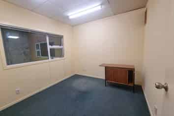 Versatile Warehouse & Office in Busy Complex