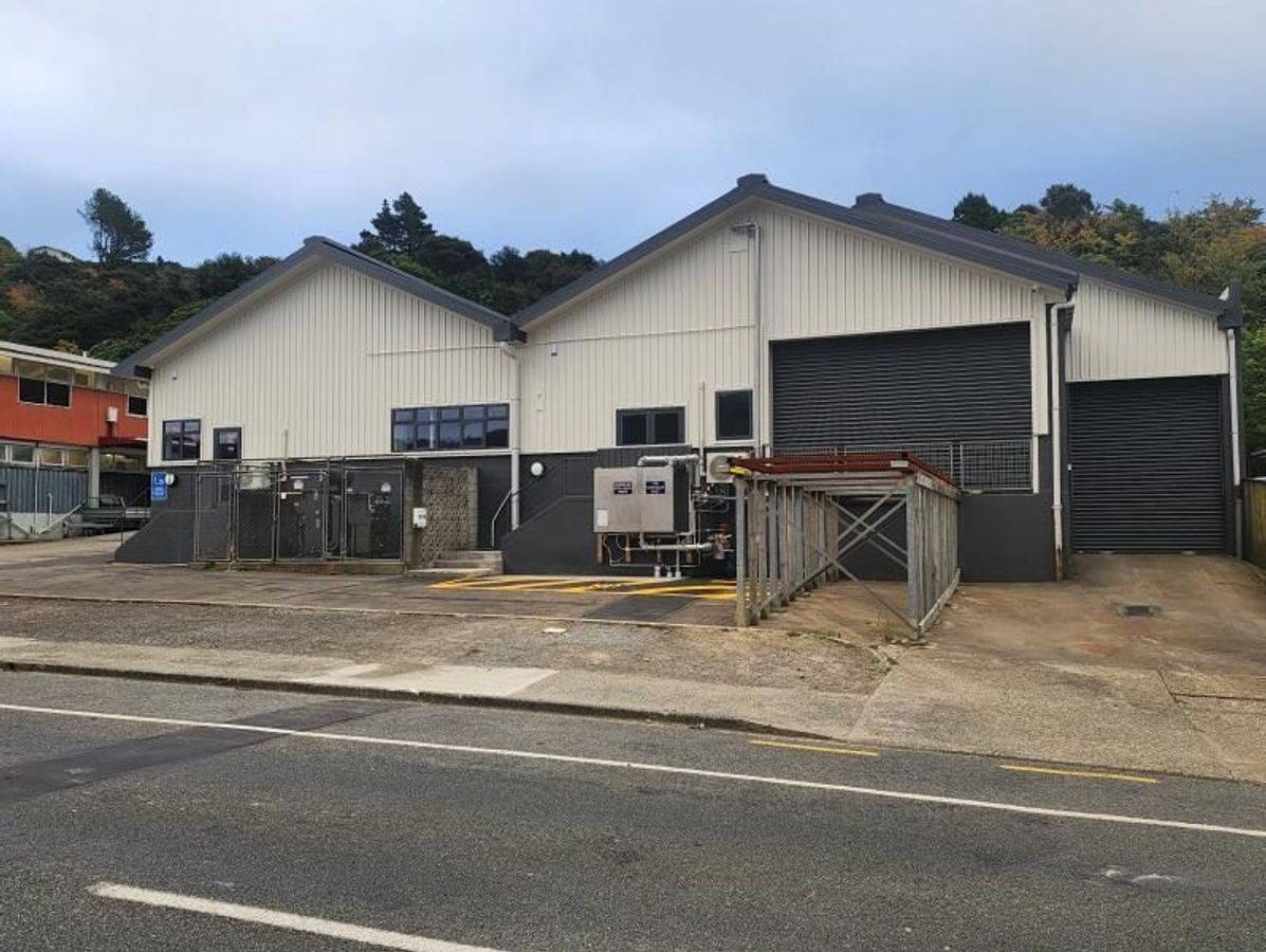 Industrial Warehouse With Great Access