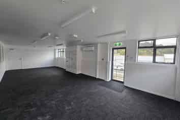 Industrial Warehouse With Great Access