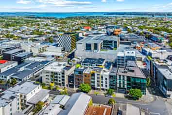 Vendor has vacated, this will be SOLD