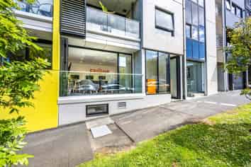 Vendor has vacated, this will be SOLD