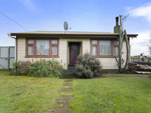 1103 State Highway 1, Himatangi