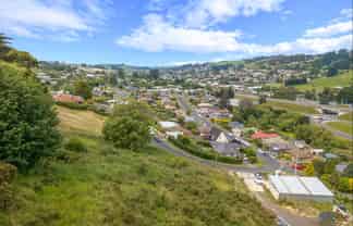 40 and 42 Waldron Crescent, Green Island