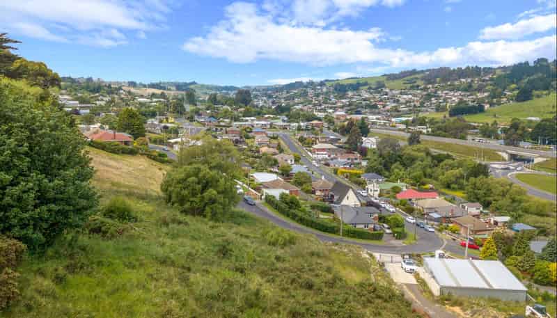 40 and 42 Waldron Crescent, Green Island