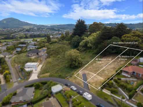 40 and 42 Waldron Crescent, Green Island