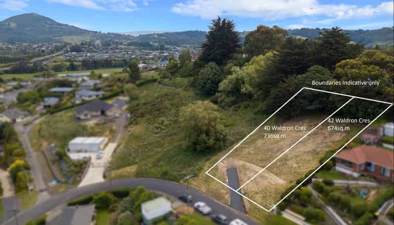 40 and 42 Waldron Crescent, Green Island