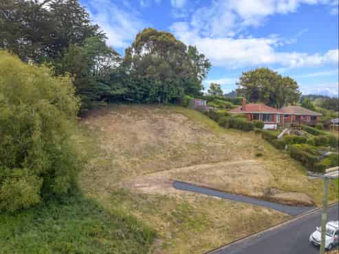 40 and 42 Waldron Crescent, Green Island