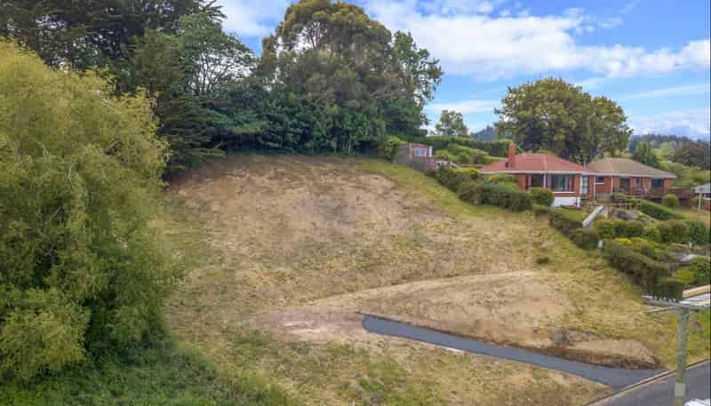 40 and 42 Waldron Crescent, Green Island