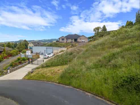 40 and 42 Waldron Crescent, Green Island