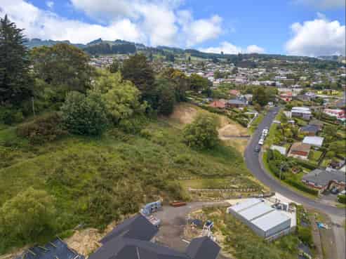 40 and 42 Waldron Crescent, Green Island
