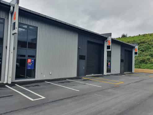 Premium Tauriko industrial unit