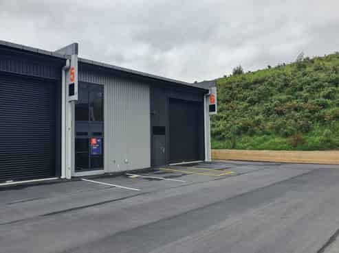 Premium Tauriko industrial unit