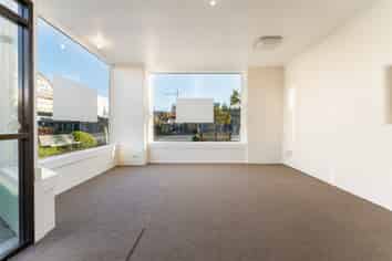 Motivated vendor, multi use investment, tenanted.