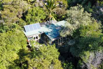1833 Takaka-Collingwood Highway, Parapara