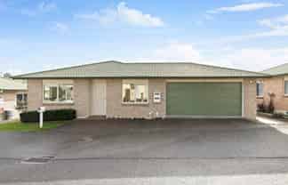 16/8 Village Place, Tuakau