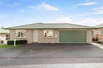 16/8 Village Place, Tuakau