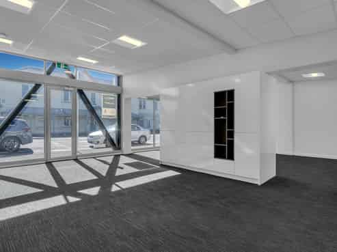 Owner-occupier or lease opportunity