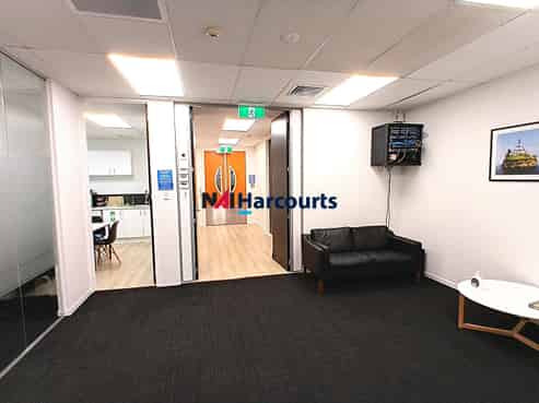 Office Space in Prestigious Takapuna Building