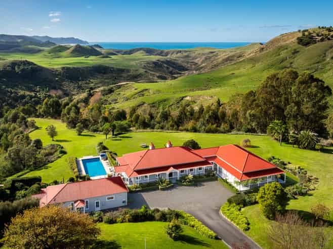  'Cape South' - 55 Waipuka Road, Waimarama