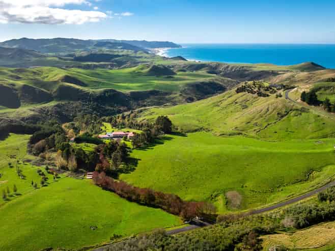  'Cape South' - 55 Waipuka Road, Waimarama