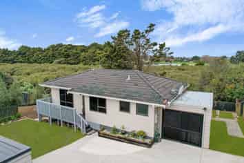 2/33 Seaward Place, Wattle Downs