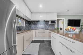 2/33 Seaward Place, Wattle Downs