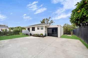 2/33 Seaward Place, Wattle Downs