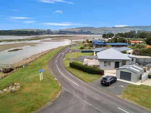 358 Pounawea Road, Owaka