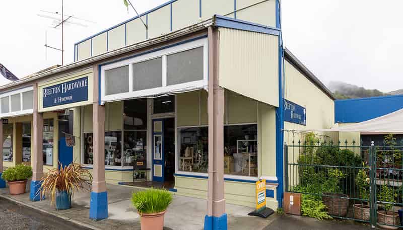 37 Broadway, REEFTON